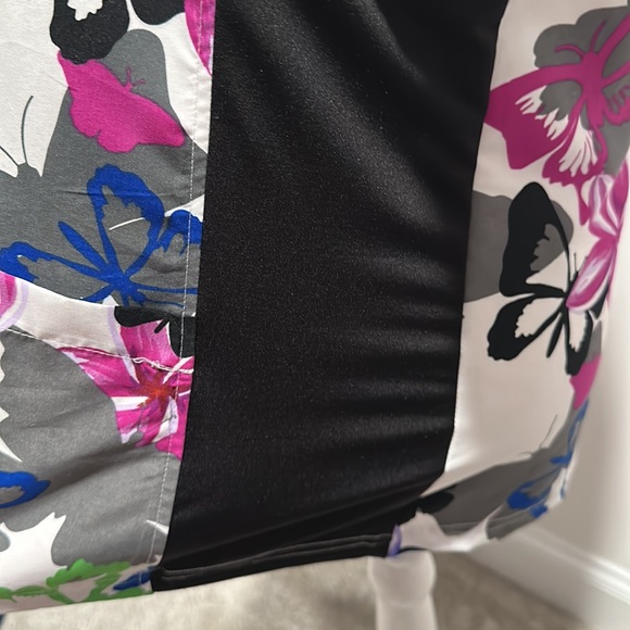 NEVERWORN woman’s scrub top - Picture 4 of 5